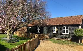 Secluded Getaway In Beautiful Norfolk Village